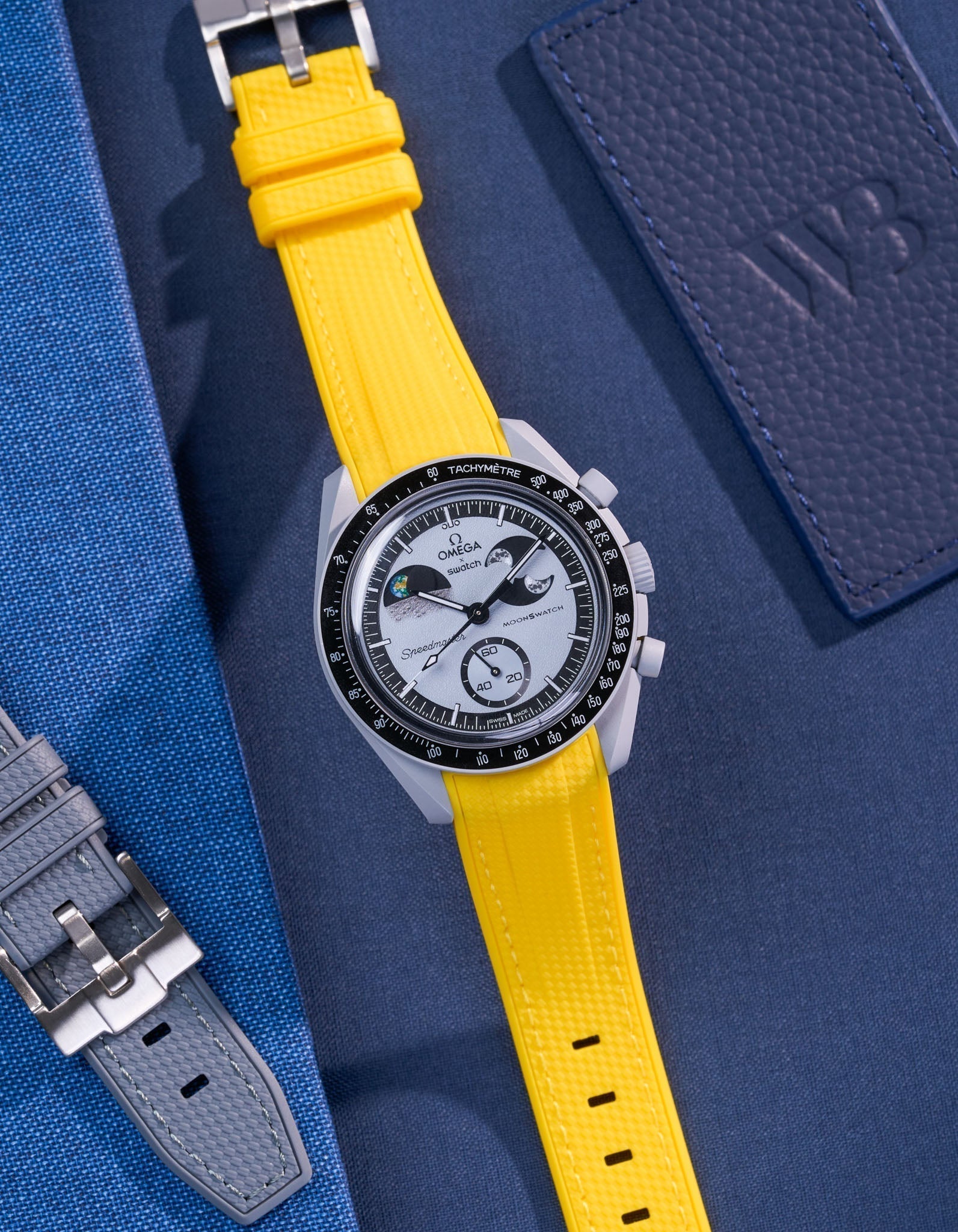 MoonSwatch Mission To EarthPhase Watch (Rubber Strap)